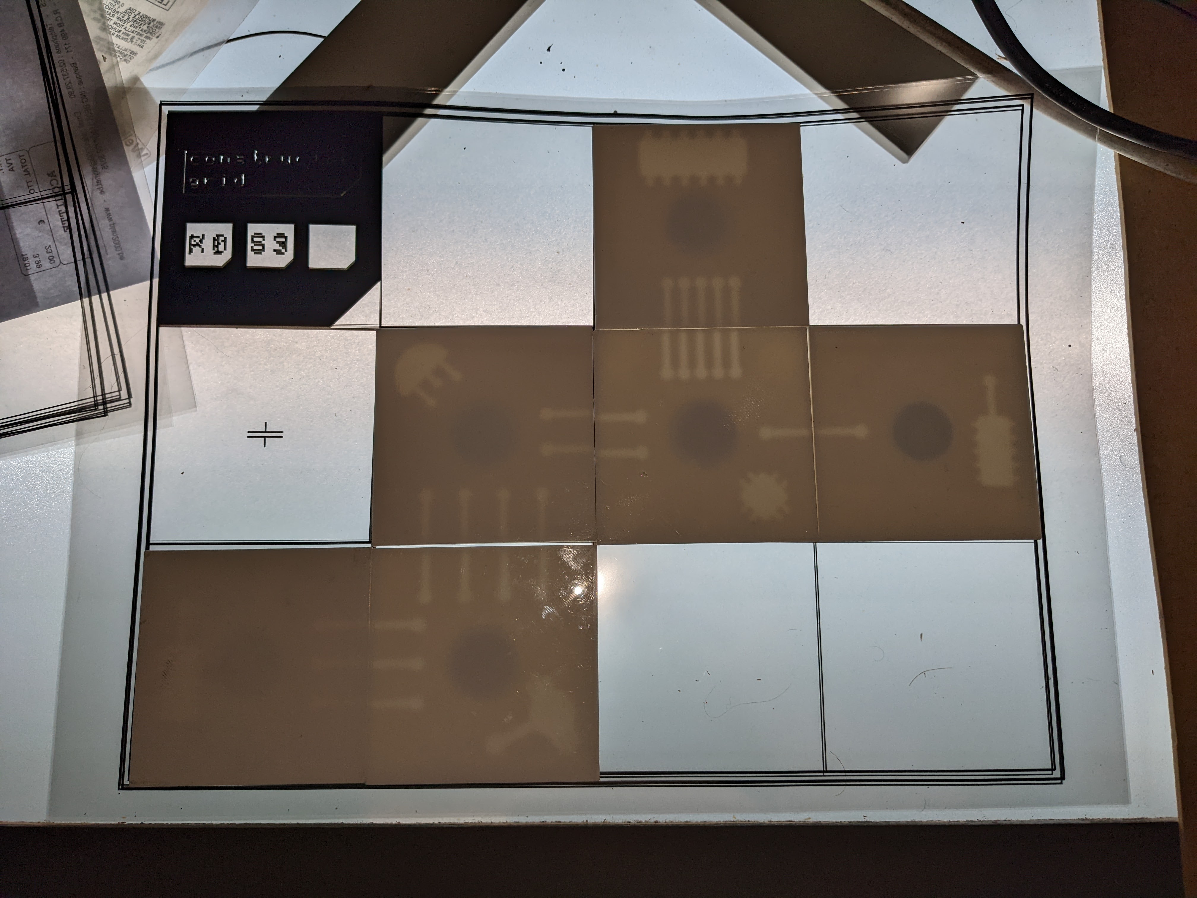 Transparent overlay puzzle with 3D-printed RFID cards